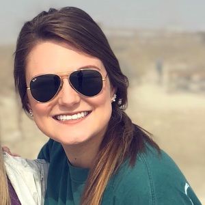 Meet your Posher, Abby